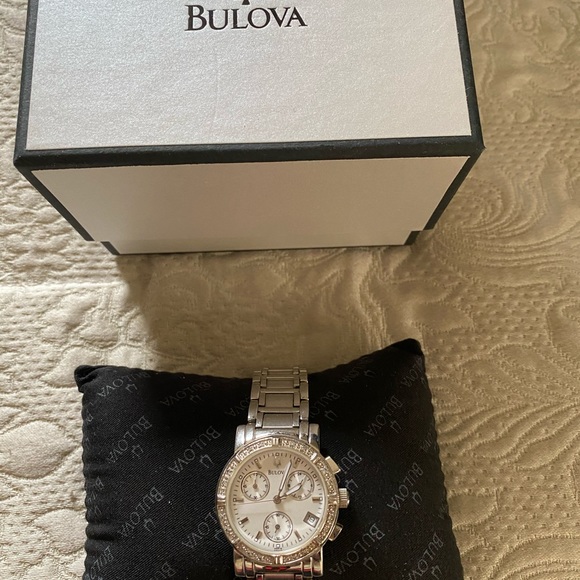 Bulova ladies watch silver with crystal face. - Picture 2 of 4